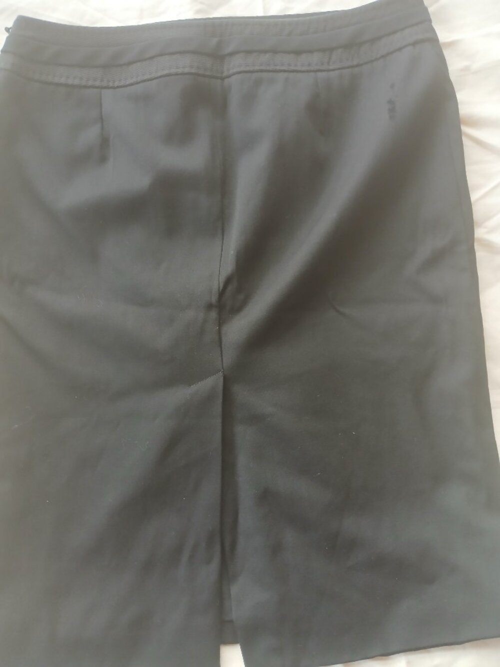 Beautiful Gucci Pencil Skirt — Italian Size 38, Approx. US 2–3 - Picture 10 of 10